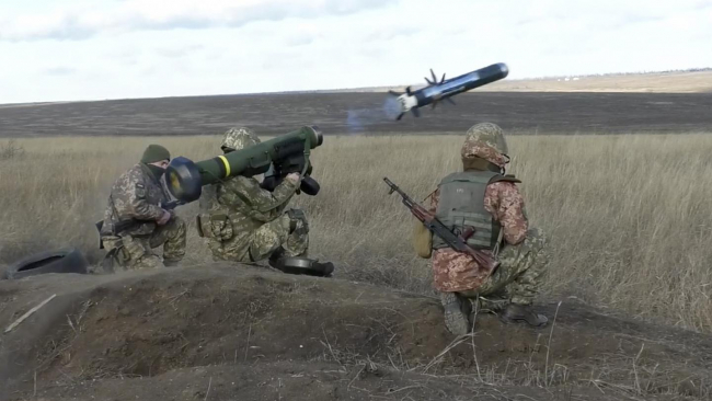 Ukrayna Ordusu, ABD'den gelen Javelin tanksavarlarını kısa zamanda çok etkin kullanmayı başardı. Foto: Reuters